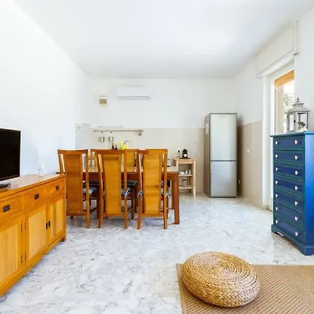 S25-18 - - Attico Family Friendly Con Grande Terrazza Apartmán